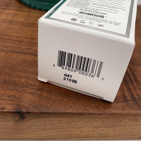 GlamGlow. Clearing Cream to Foam Cleanser. - Picture 5 of 5